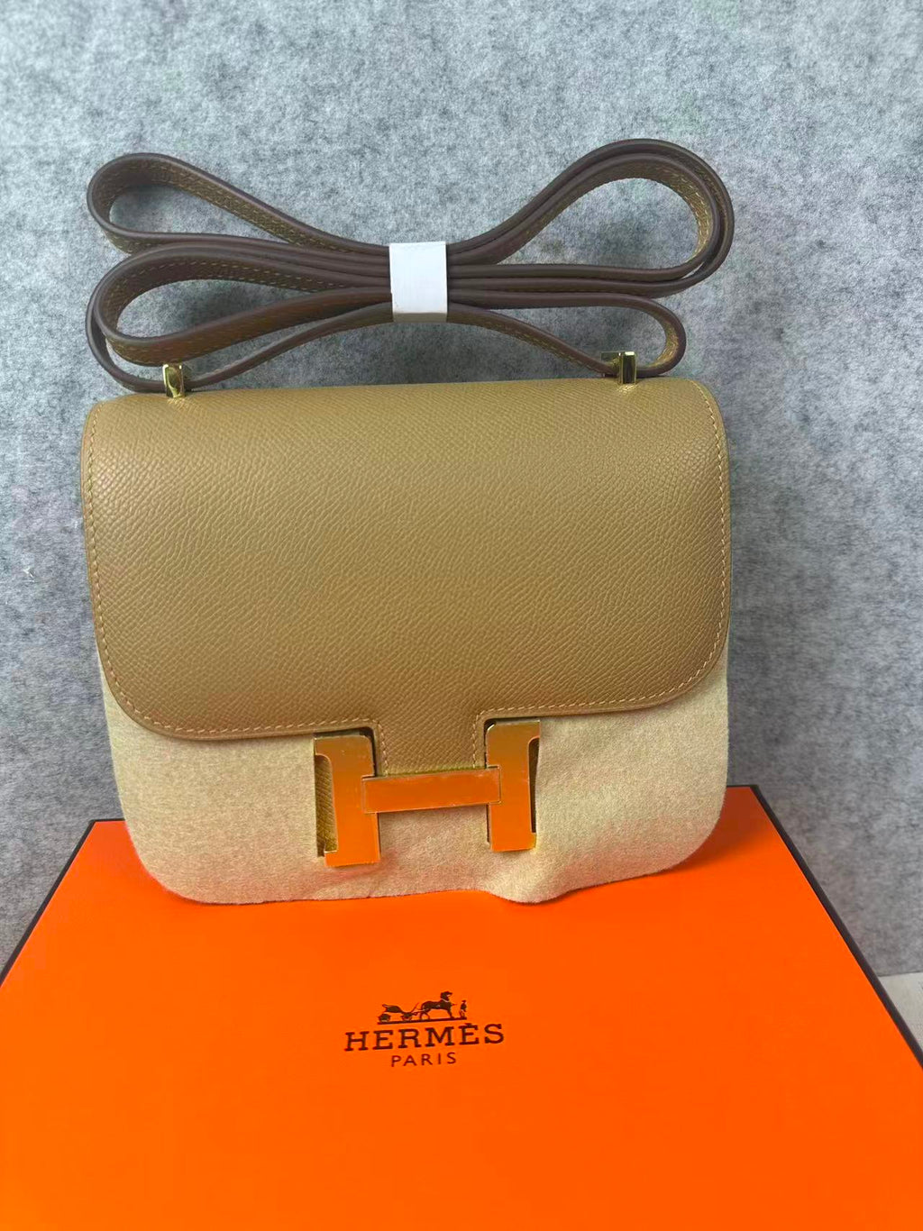 Hermès Constance 18 Etoupe Epsom Leather Gold Hardware