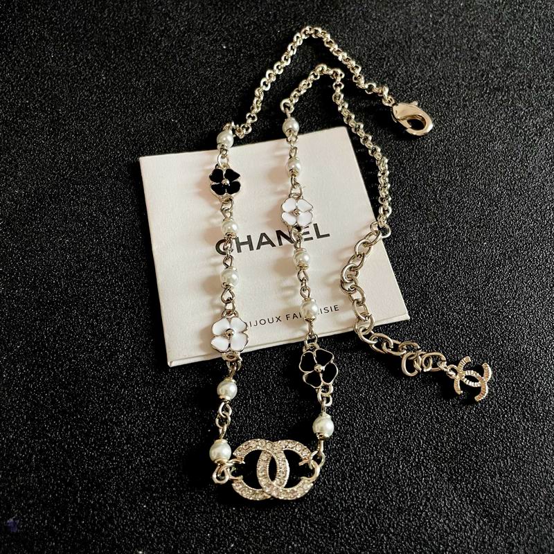 Chanel Necklace 821